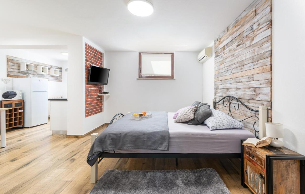 Apartments Ariana Умаг Экстерьер фото
